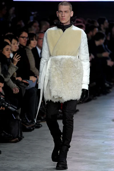 Look 22